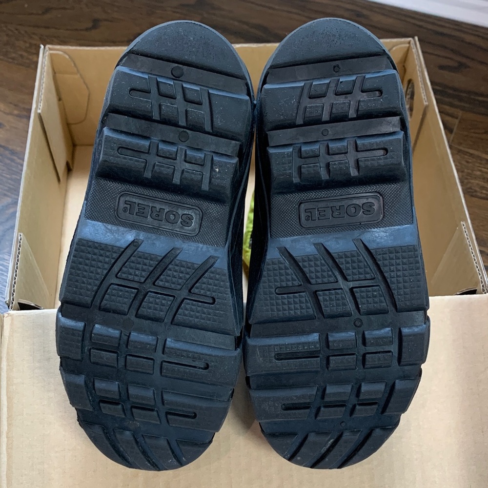 Sorel Youth Flurry Black and Yellow Snow Winter Boots - Size 1 Youth - Picture 7 of 7